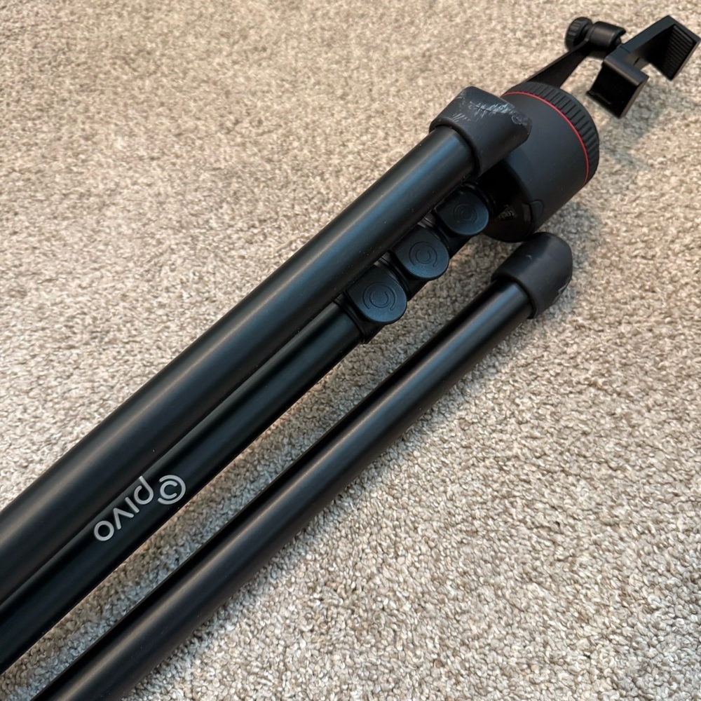 Pivo Black Tripod with Remote - Picture 7 of 16